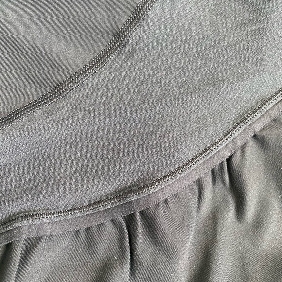 Lululemon Crop Pants Size 8 - Picture 9 of 10
